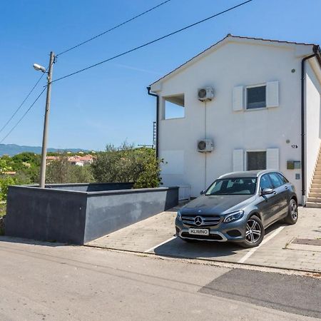 Apartment Trava Klimno Exterior photo